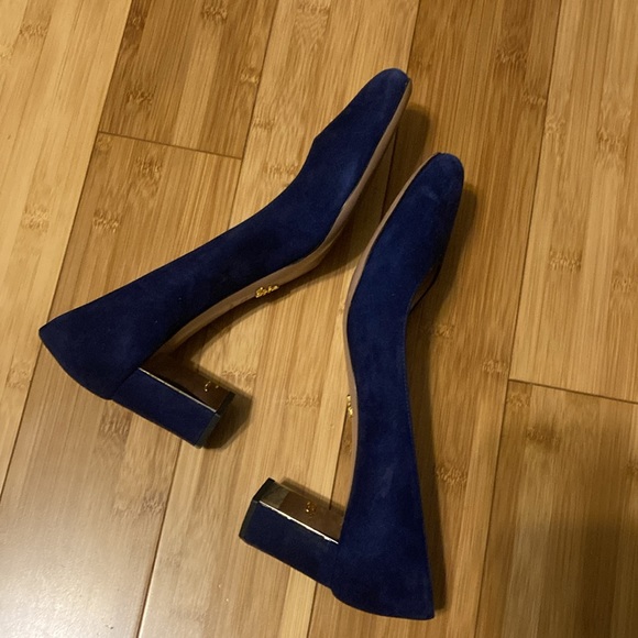 Prada Suede Pumps EU Size 39.5 Blue Color, Leather Trim, Tound Toe - Picture 4 of 9